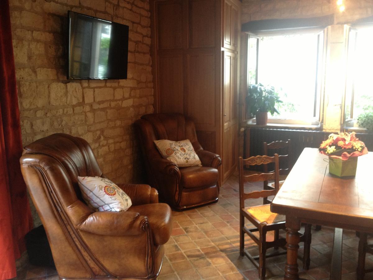Auberge Les Tilleuls Vincelottes Bagian luar foto